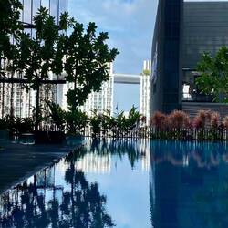 Der Pool für Petra im 21. Stock (da war Sie natürlich schon planschen).