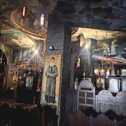 Im Heiligen Kloster, sehr beeindruckend