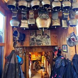 Heute haben wir in einer urigen Hütte zu Mittag gegessen.