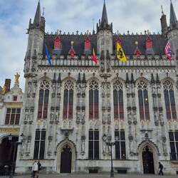 Rathaus (1376-1421 gebaut)
