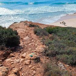 Es geht runter zum Praia Almadena