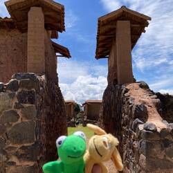 Am 21.06. Scheint genau durch diesen Gang die Sonne.