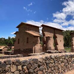 Alter Tempel. Nur die innere Zwischenwand steht noch.