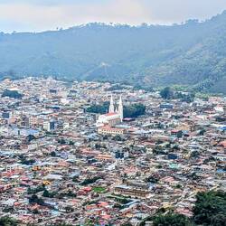 Von Fernandos Terrasse, Blick auf Líbano