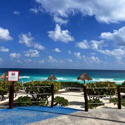 Play Delfines, schön aber menschenleer