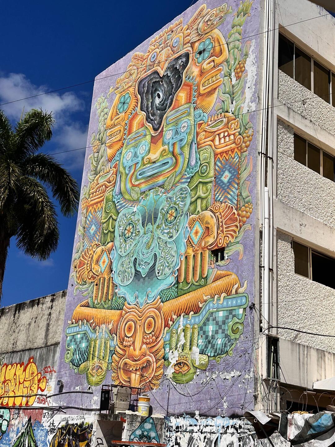 Abschied von Cancun, eindrucksvolle Fassadenkunst