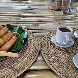 Zum Schluss gabs süsse, gebackene Bananen Rolls mit heissem Cacao