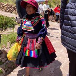 Eine der Tänzerinnen.