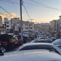 Viel Verkehr in der Hauptstadt Boliviens