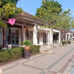 Duty free shops am Airport Koh Samui, nicht umsonst der schönste Flughafen der Welt 🥰