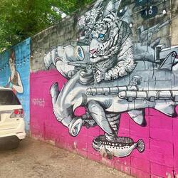 leider standen vor den meisten kunstwerken streetfoodstände 🫣