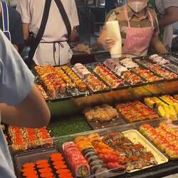 Der Saveone Nightmarket