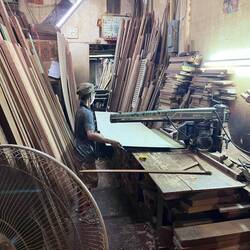 An einer Tischlerei kommen wir auch noch vorbei - Kollegen von Lutz 😅