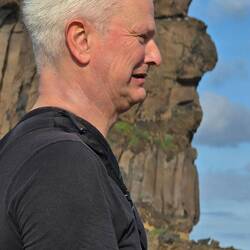 Wie aus dem Gesicht geschnitten