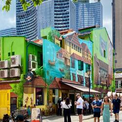 ... und moderne Kunst im türkischen / muslimischen Viertel.