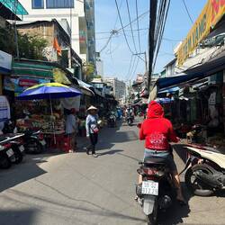 Doesn't begin to capture the craziness of the streets in the market