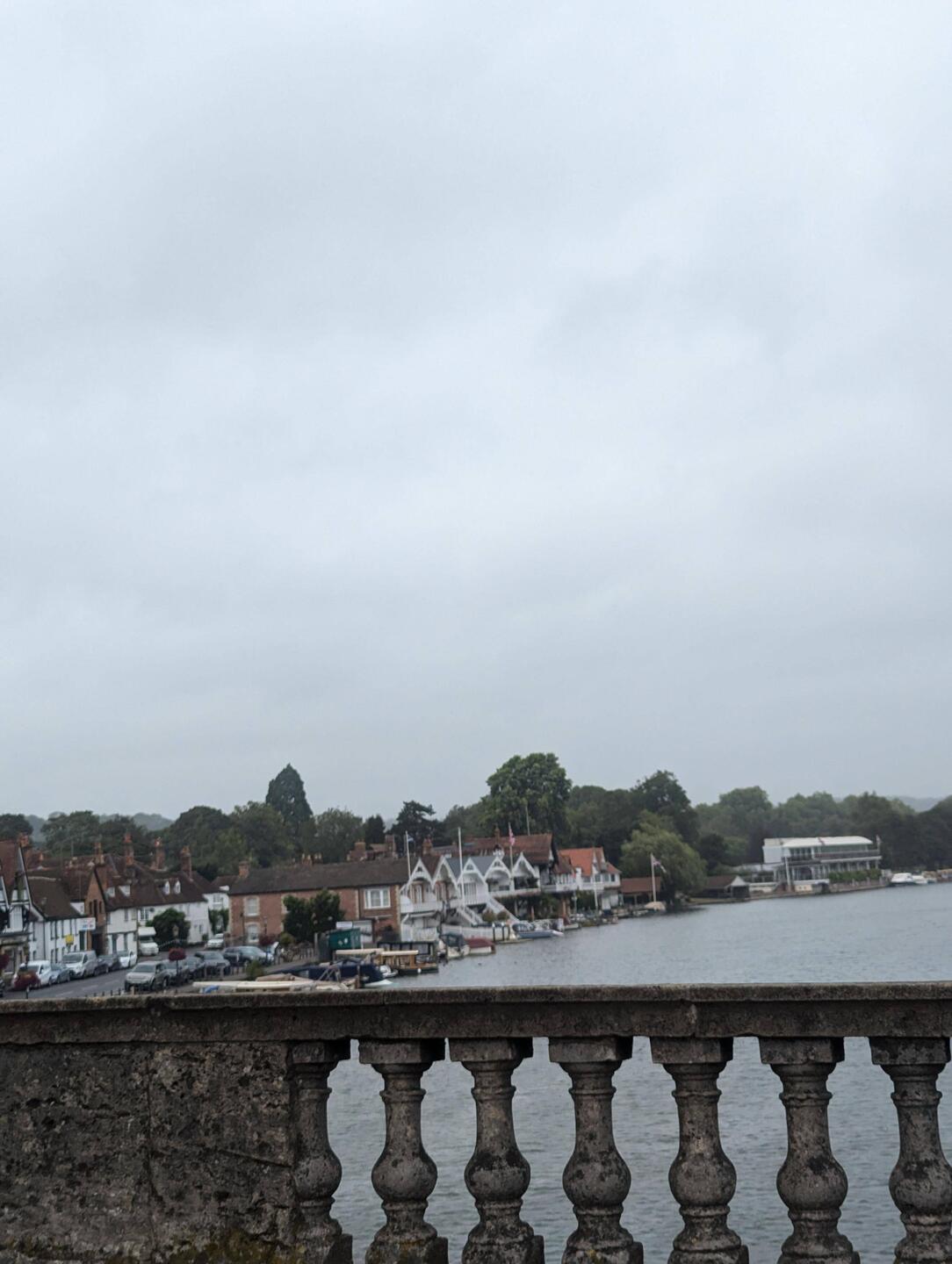 Henley - on -Thames (bekannt für die Ruderregatta)