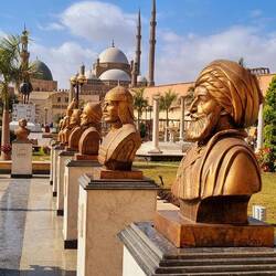 Les bustes des sultans (les dirigeants Ottomans) au musée Militaire dans la Citadelle du Caire