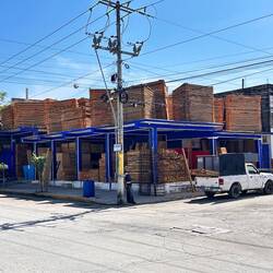 Holzlager - Bau etc. - ich staune ob der Last auf dem Dach