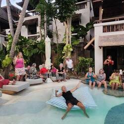 Cocktails by the pool ... our final night together!