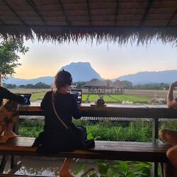 Im Café vom Ort, damit wir auch mal Internet haben...und nen tollen Blick