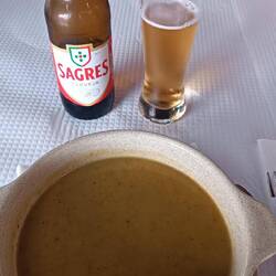 Gemüse-Suppe, lecker und "gesund" 😀.