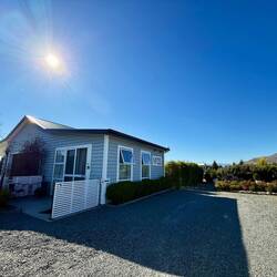 Hard to leave this little cabin in the mountains - really enjoyed our stay in Twizel!