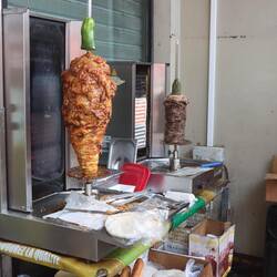 Der Kebab sieht okay aus, also her damit