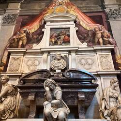 Hier liegt auch Michelangelo