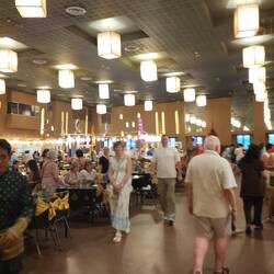 A Huge! banquet buffet before the show