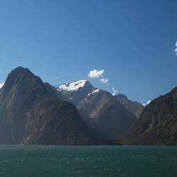 Snö på de högsta topparna
