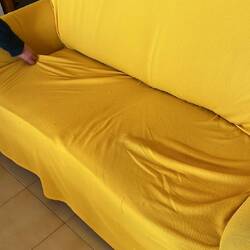 fast alle Sofas haben solche Überzüge.