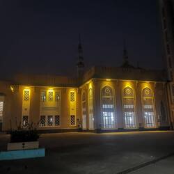 Die Moschee bei Nacht