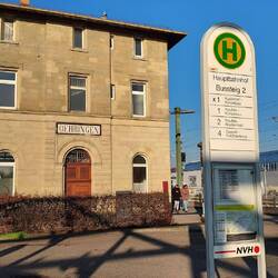 Umstieg in den Bus nach Criesbach