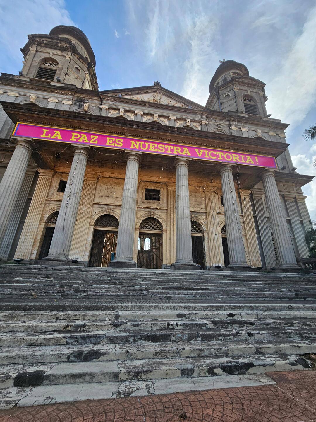 Die alte Kathedrale von Managua. Leider ist der Innenbereich völlig zerstört.