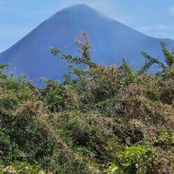 Noch ein Vulkan auf dem Weg. Es gibt 70, 15 davon aktive