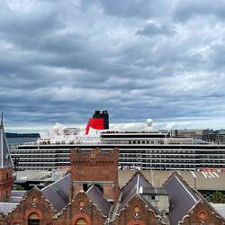 Das Kreuzfahrtschiff nimmt uns die Sicht aus Opernhaus😬