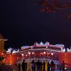 chùa cầu - japanese bridge