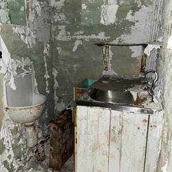 Exploring the maze of underground rooms & tunnels