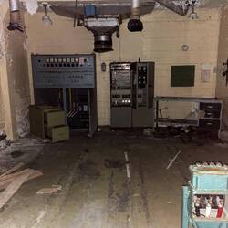 Exploring the maze of underground rooms & tunnels