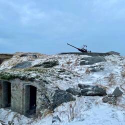 German 150 mm gun with lookout room underneath