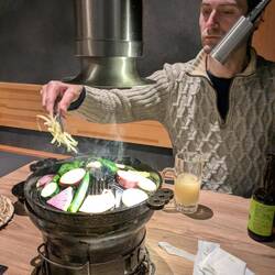 Yakiniku de mouton qu'on appelle ジンギスカン jingisukan (= Gengis Khan)