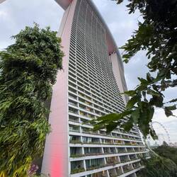 Das Marina Bay Sands Hotel ganz aus der Nähe