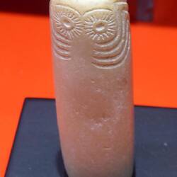 Cylinder idol
