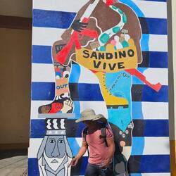 Die Walking Tour beginnt mit Street Art