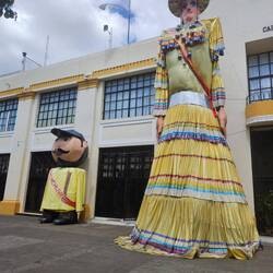 Der kleine dicke Mann und seine große Angebetete, eine Liebesgeschichte in ganz Lateinamerika