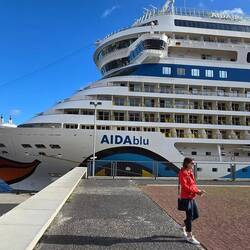 Im Hafen lagen zwei Kreuzfahrtschiffe