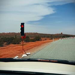 Ampel im absoluten NICHTS und: