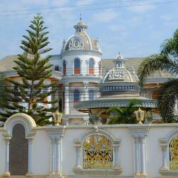 In Laos gibt es herrschaftliche Anwesen