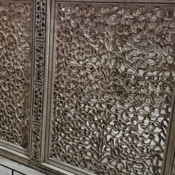 Im Innern , der Zaun des Sarkophags